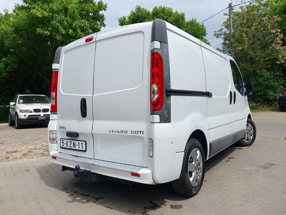 Opel Vivaro 2.0cdti 114cp  2013 euro 5