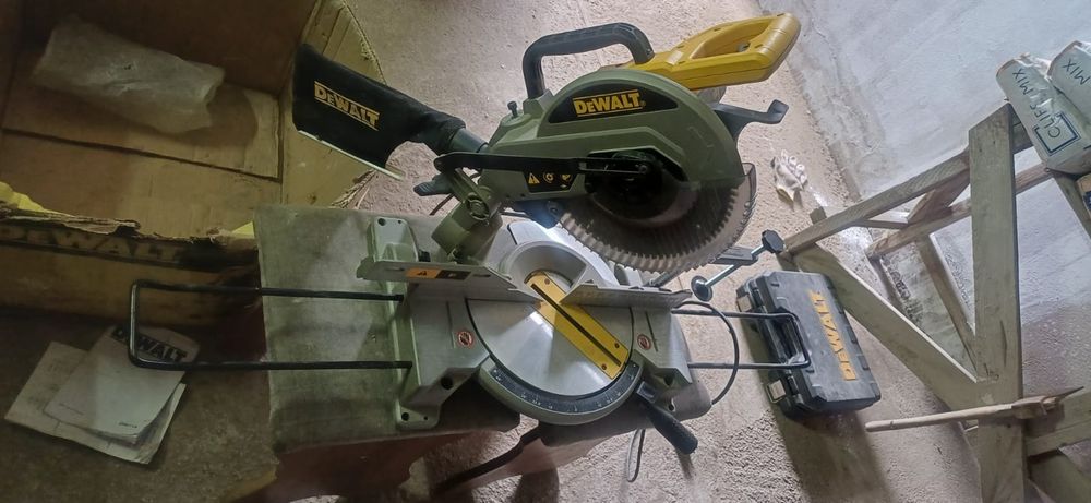 Продам торцовочную пилу