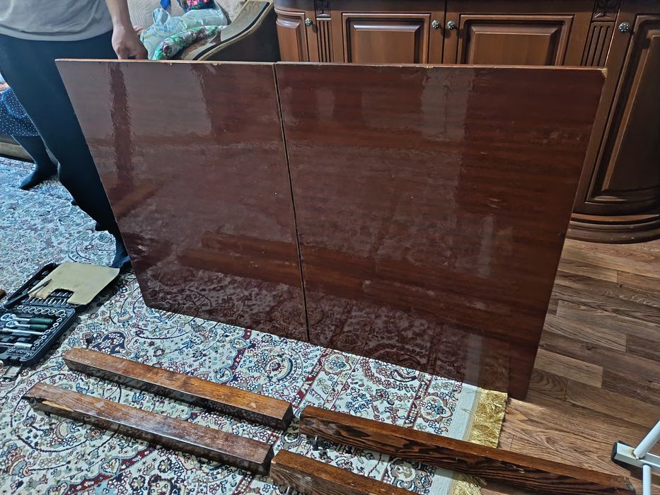 Продам кухонный стол