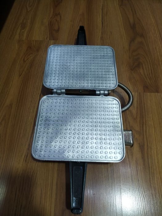 Вафельница для выпечки