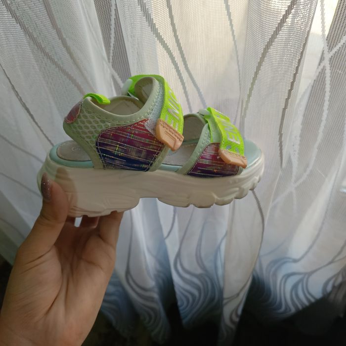 Сандали для девочки