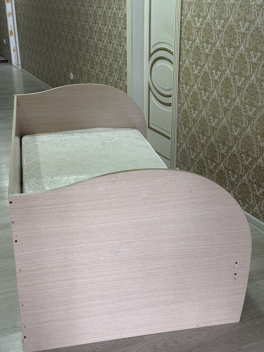 Продам кровать односпальную