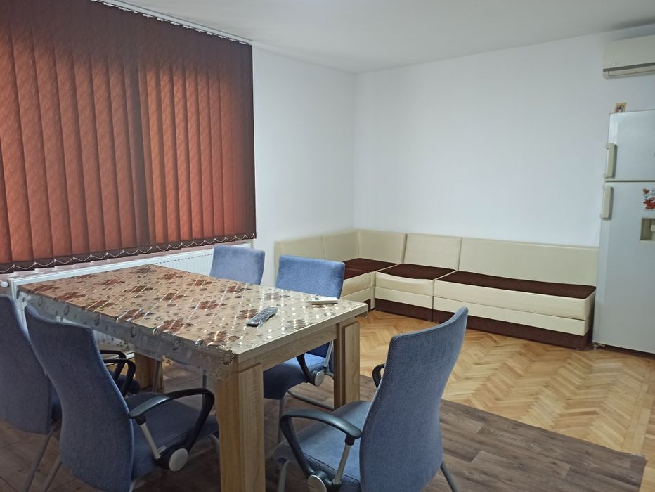 De închiriat casă