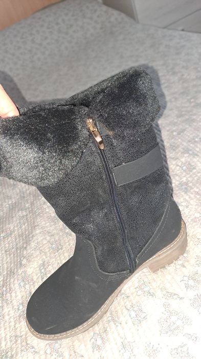 Продам новые сапоги. 5000т.