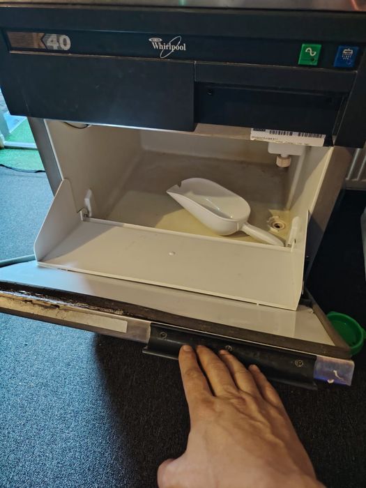 Mașina gheață whirpool k40