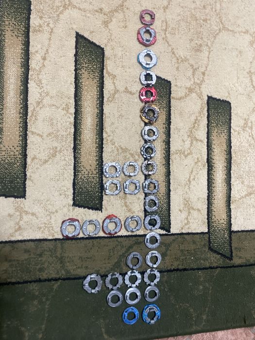 Продам бейблейды и запчясти для них