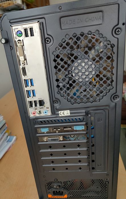 PC - AMD Ryzen 5 2600 + AMD Radeon Rx 590