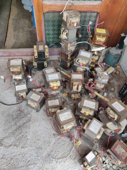 Transformator cuptor cu microunde