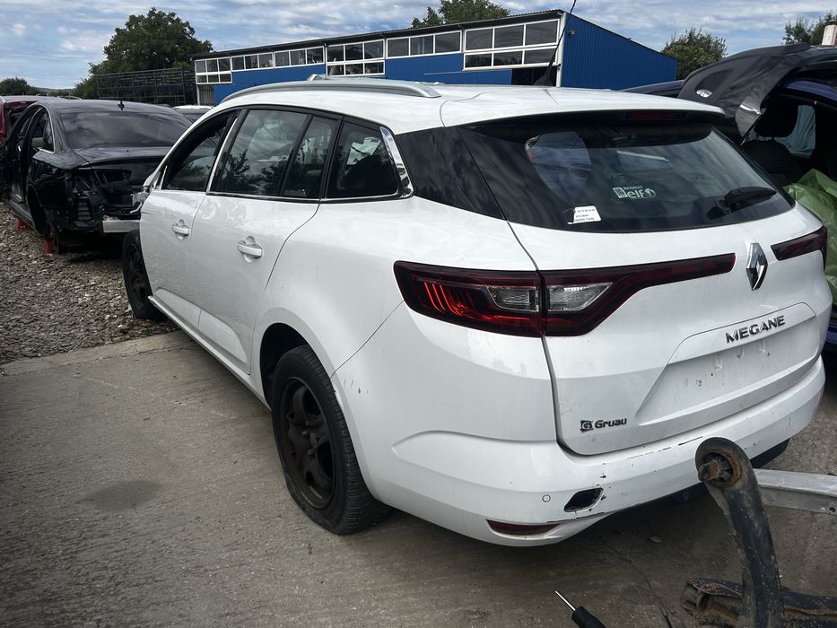 Aripă stânga spate Renault Megane 4 break