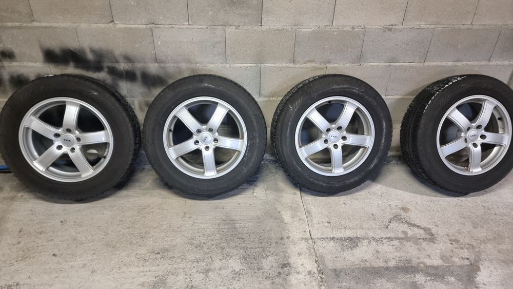 Зимни гуми с джанти 17 цола за Honda crv  4 генерация