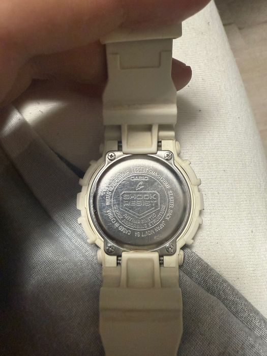 Часовник G-SHOCK дамски