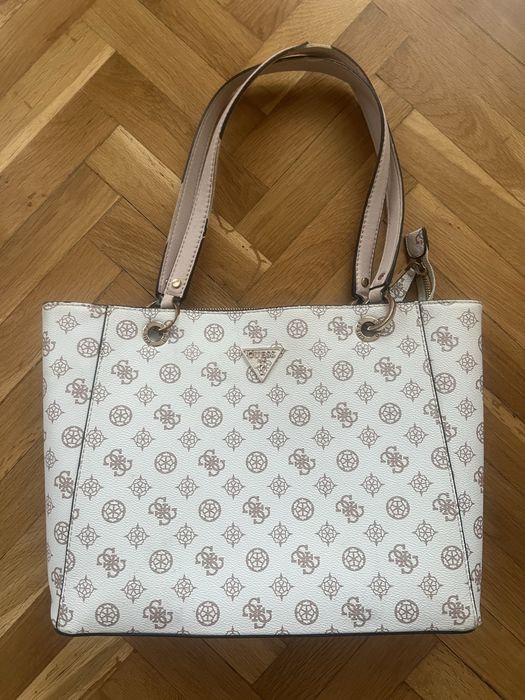 Guess дамска чанта