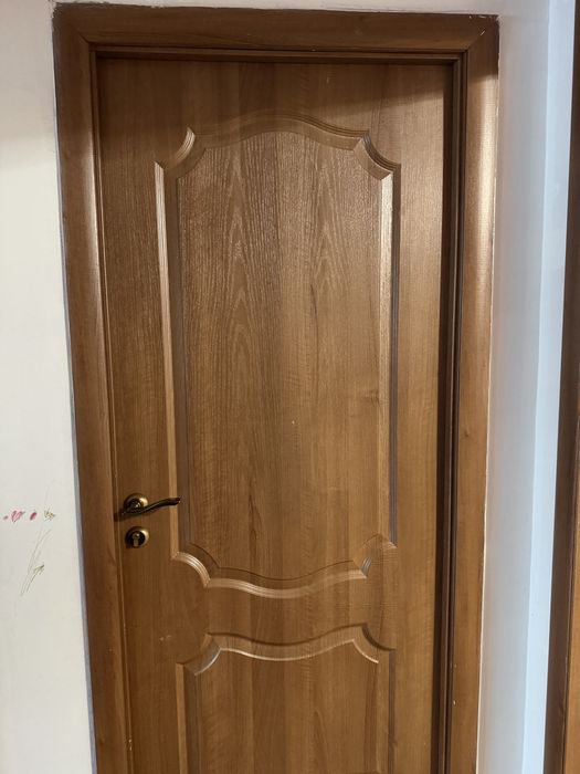 Продам  срочно двери
