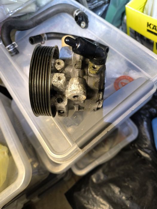 Продавам хидравлична помпа за Хонда ЦРВ3 дизел 2.2м3, 140 к.с.