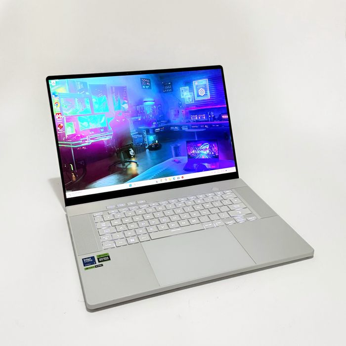 ASUS ROG Zephyrus G16/240Hz OLED 2.5K/Ultra 9 185H/RTX 4070/32GB DDR5/1TB