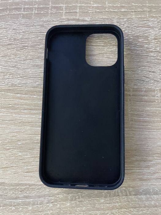 Дънков кейс за iphone 12