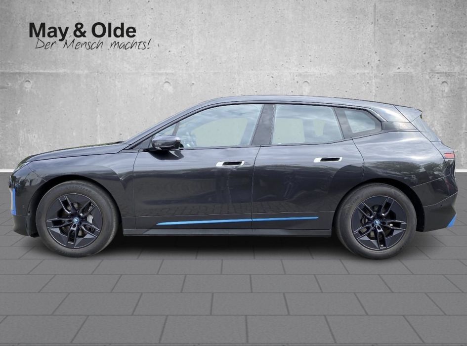 Jante BMW IX I20 AeroDynamic In Frozen Midnight Grey Style 1002 M echipare de iarna R20