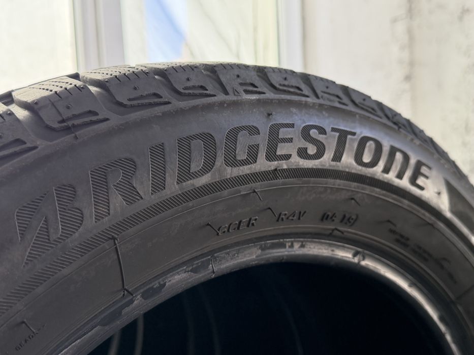 215/60/17 Bridgestone 4Броя: 90€ 5.5мм