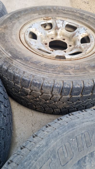 Продам колеса на хайлюкс, хайс