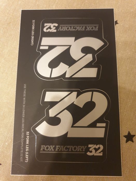 Vand abtibilduri (decals) originale pentru furci / suspensii spate FOX