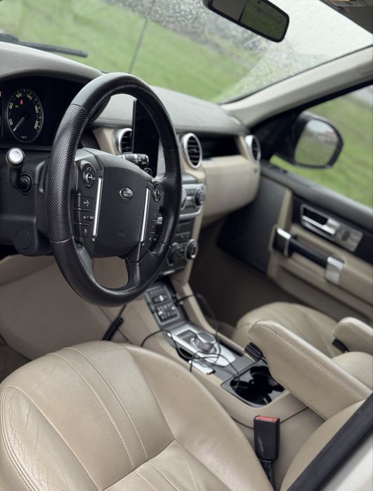 LAND ROVER Discovery 2015 — imagine 3