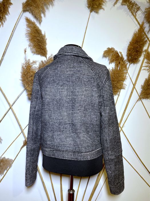 Jachetă Guess autentică