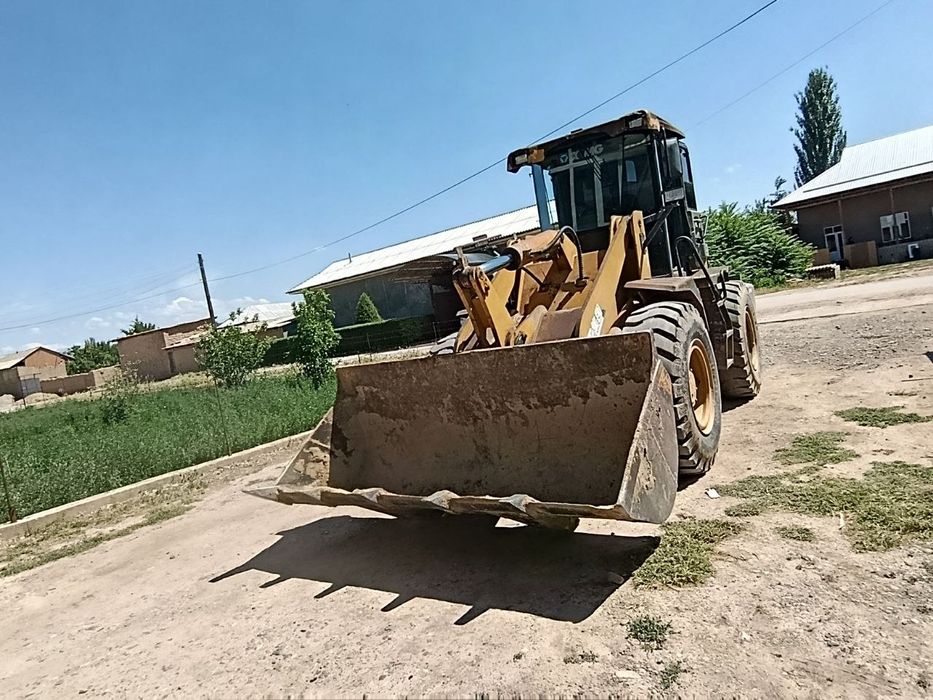 Погрузчик сотилади