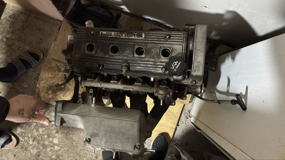 Продам двигатель на тойота Карина Е