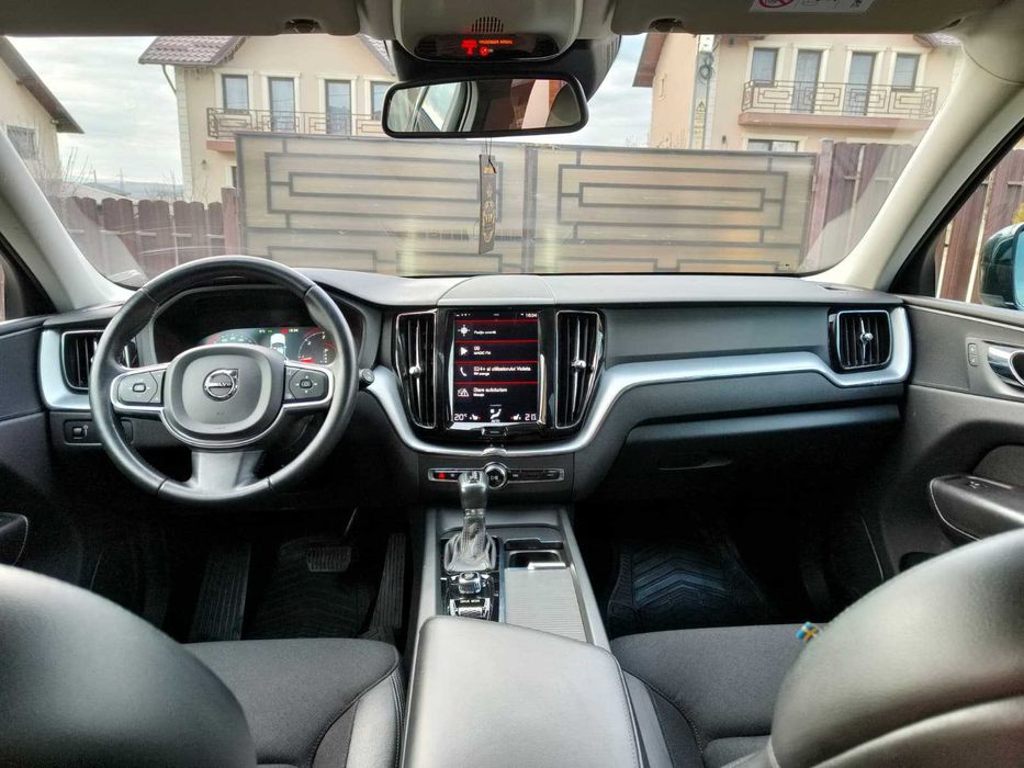 VOLVO XC60 2018 2.0 D5