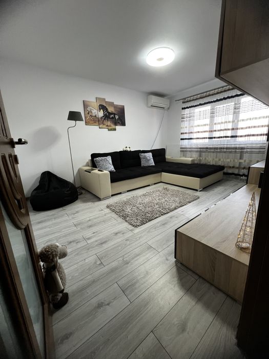 Apartament 3 camere de vanzare, se vinde mobilat si utilat