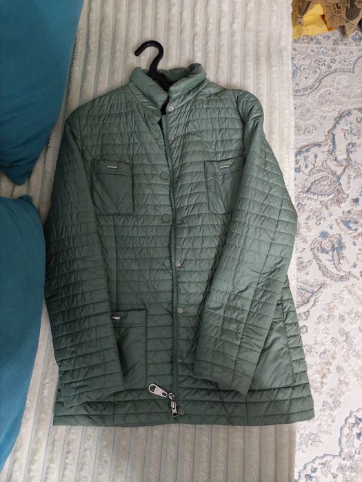 Продаю осеннюю куртку