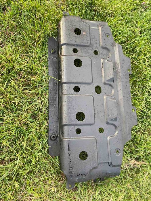 Кора за под двигател на Киа Соренто 170 коня 2.5 дизел