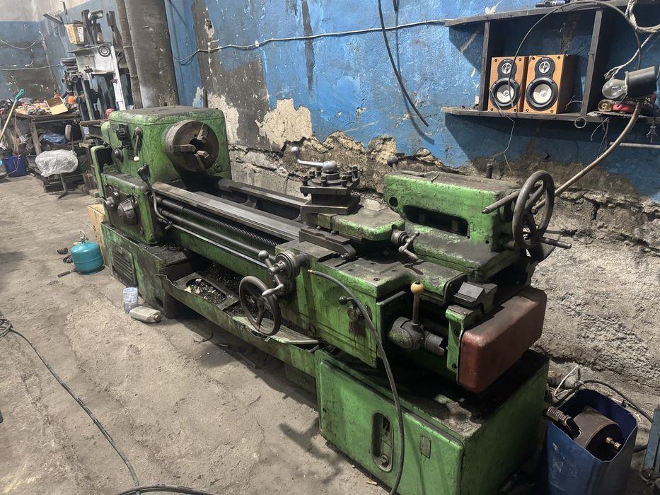 Токарный станок