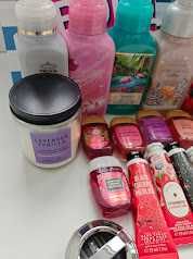 Bath and Body Works комплекти лосиони,свещи, дезинфектанти, сапуни