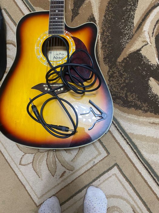 Продам гитару Adasio