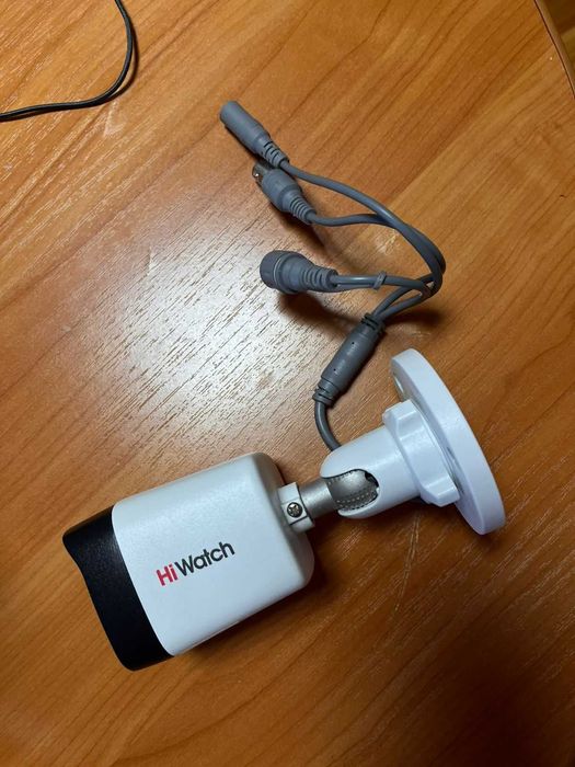 3 видеокамеры HiWatch