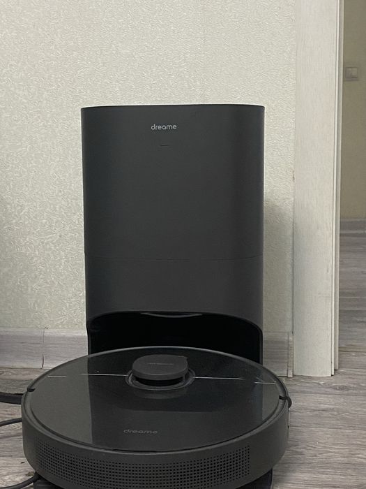 Продам робот пылесос Dreame