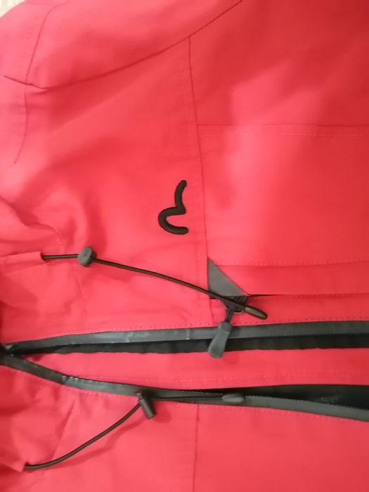 Фирменная куртка на весну