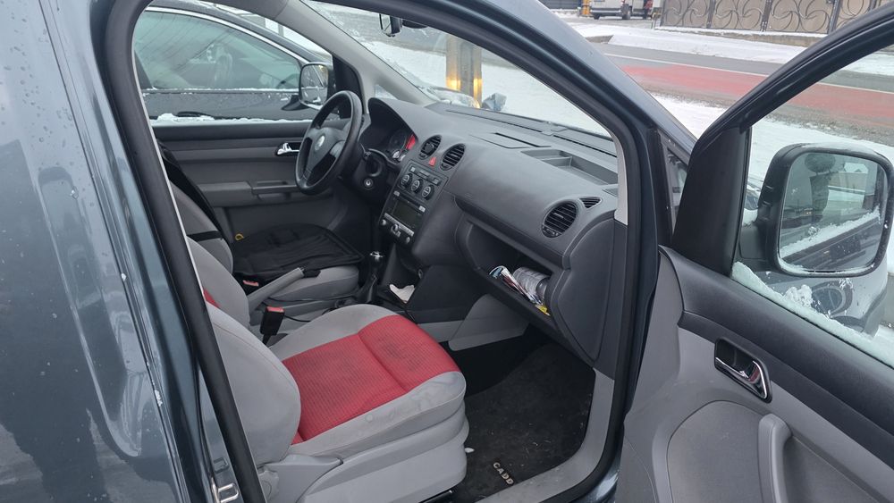 Volkswagen Caddy Life 10/2008 – 2.0 CNG + Benzină – 7 Locuri