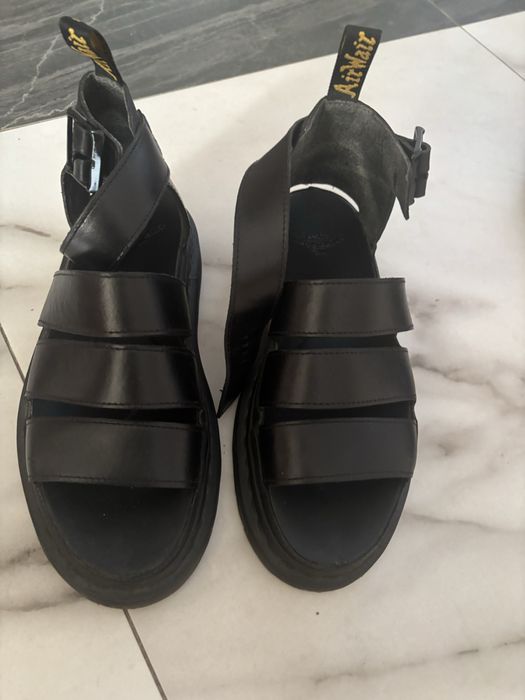 Продам сандали dr Martens оригинал