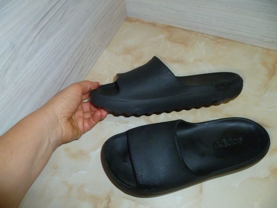 ADIDAS чехли №39