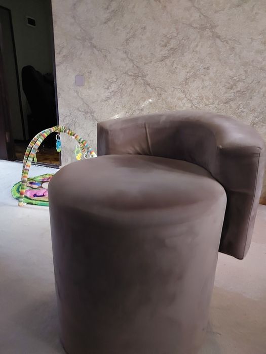 Кресло, в хорошем состоянии