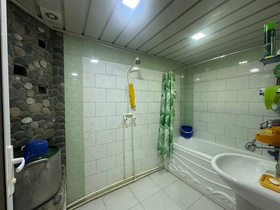 Продаётся дом (хавли) в районе Поворот.