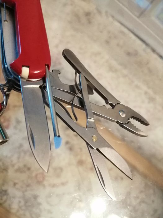 Многофункциональный Victorinox.