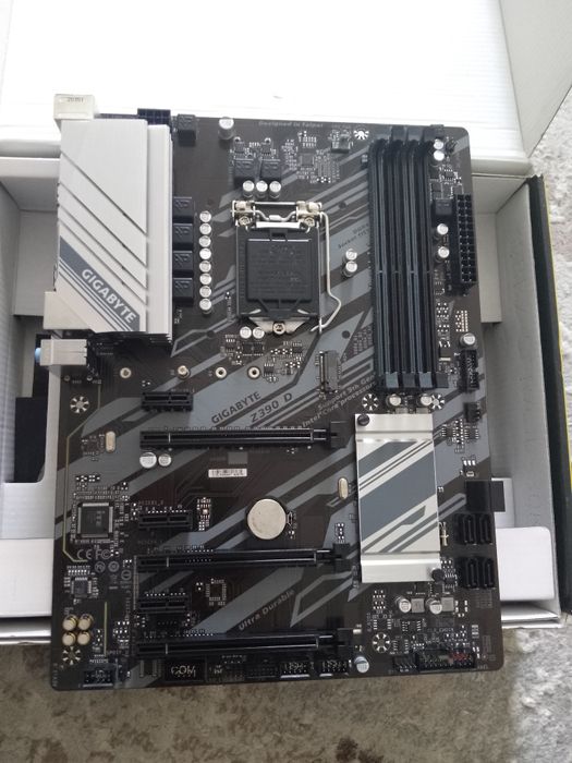 Материнская плата