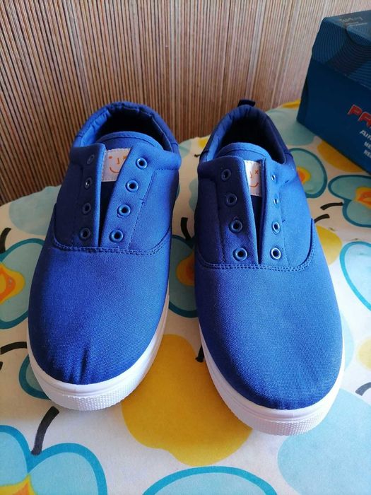 Нови дамски платненки в синьо