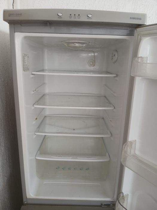 Холодильник SAMSUNG