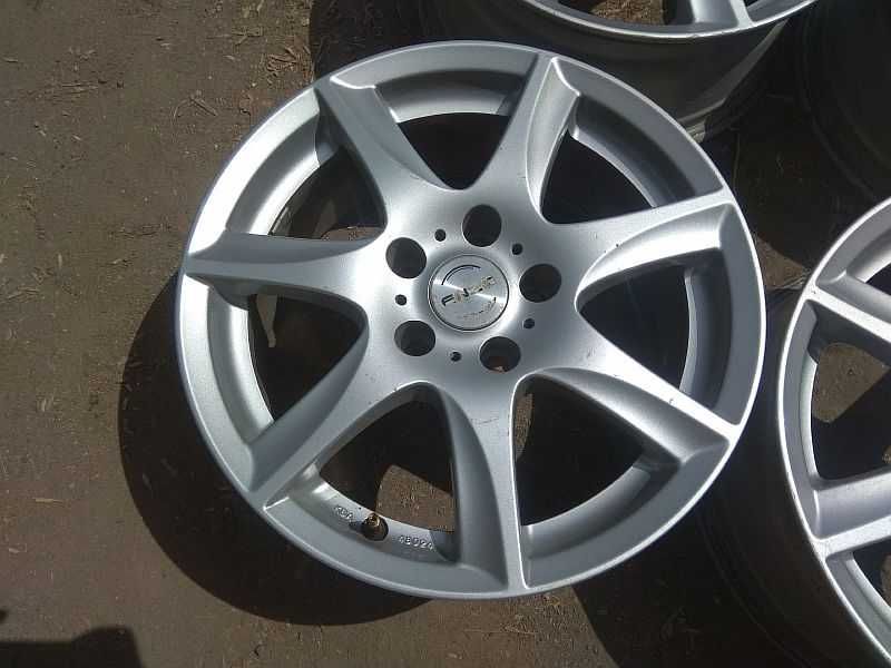 Продам оригинальные легкосплавные диски "Enzo"