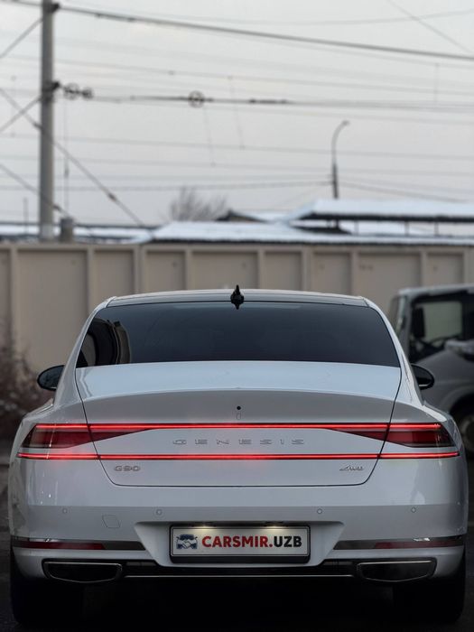 Genesis G90 Full