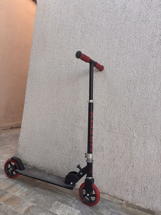 Trotineta copii varsta 8-12 ani